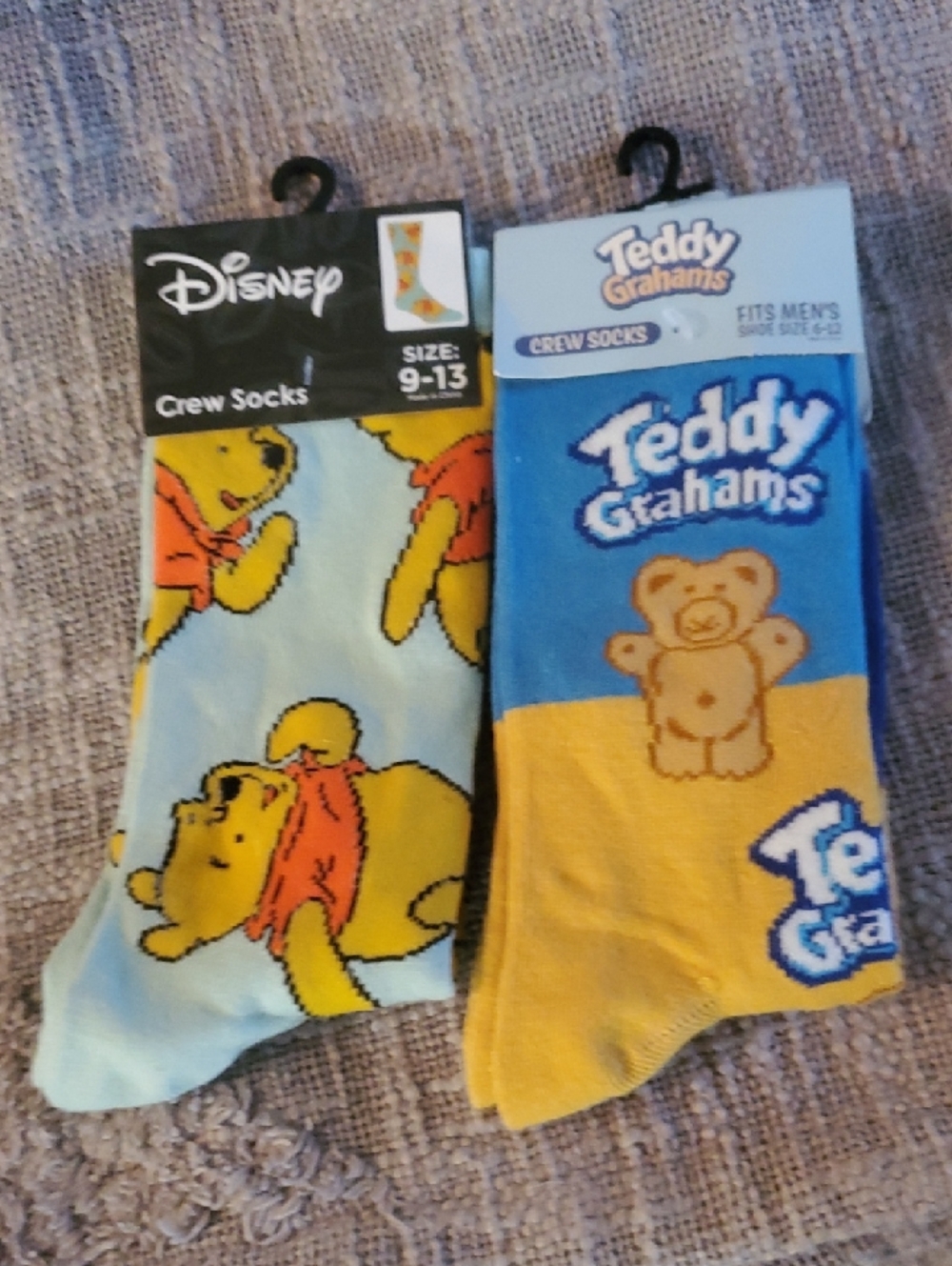 Disney/Teddy Womens/Mens Crew Socks with Yellow/Blue Winnie/Gold/Blue Teddy